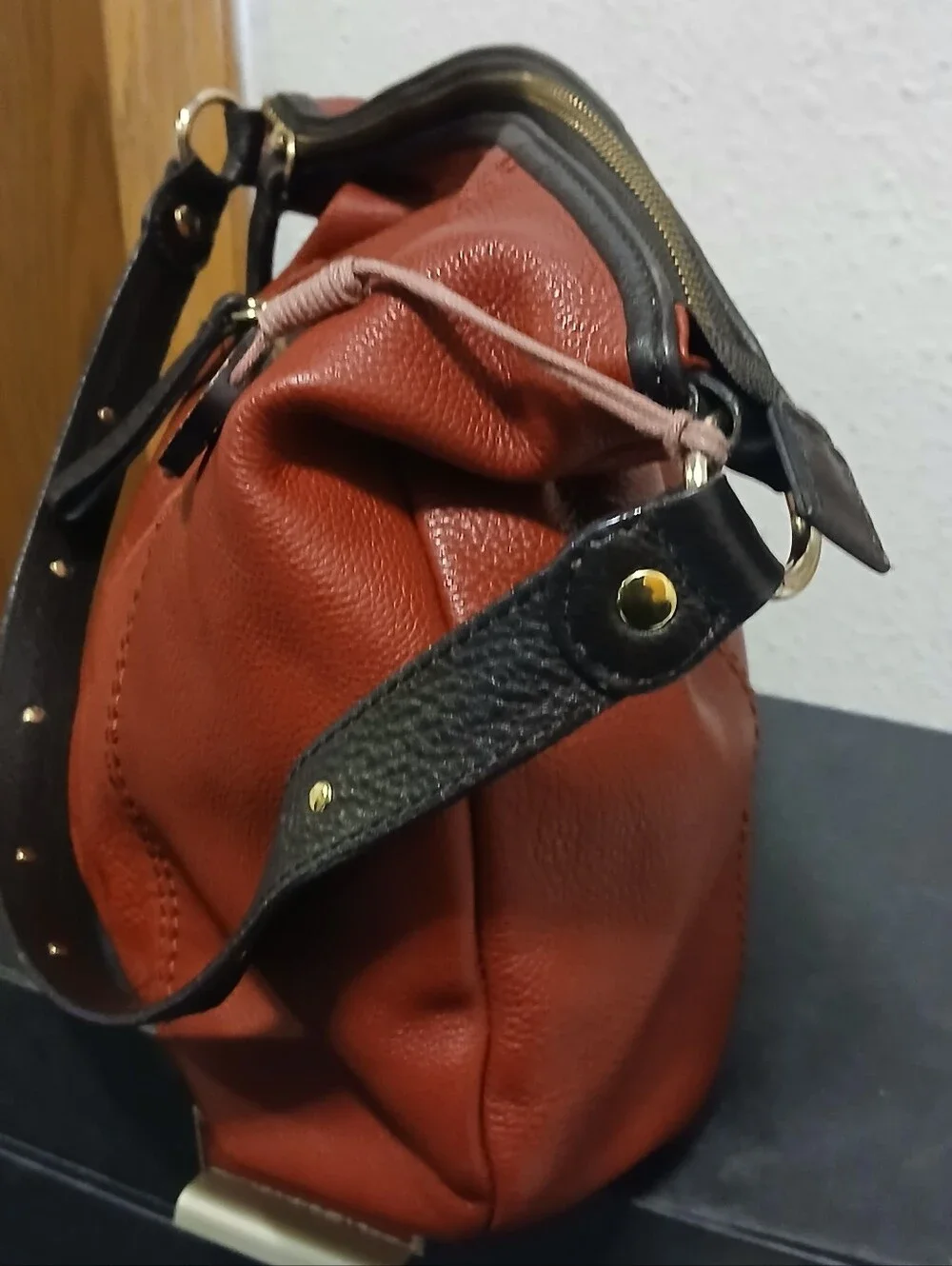 The Sak Rust Brown Leather Hobo Shoulder Bag Purse Zipper Pockets